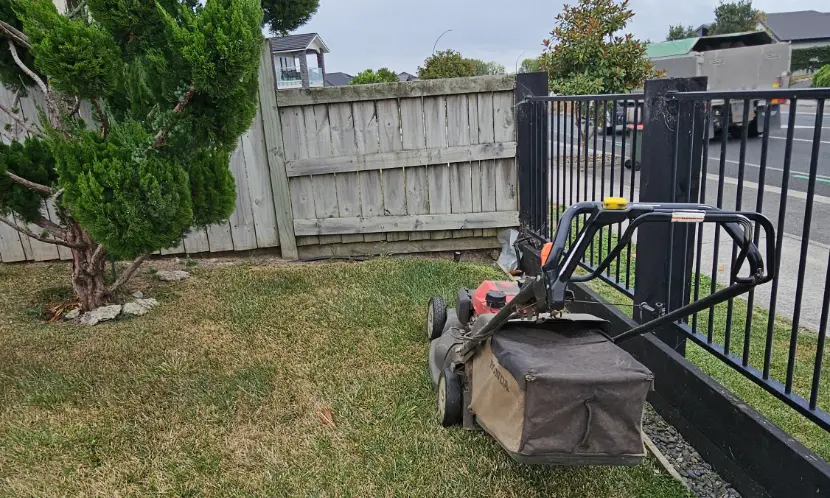Lawn mowing service in Papakura, Auckland